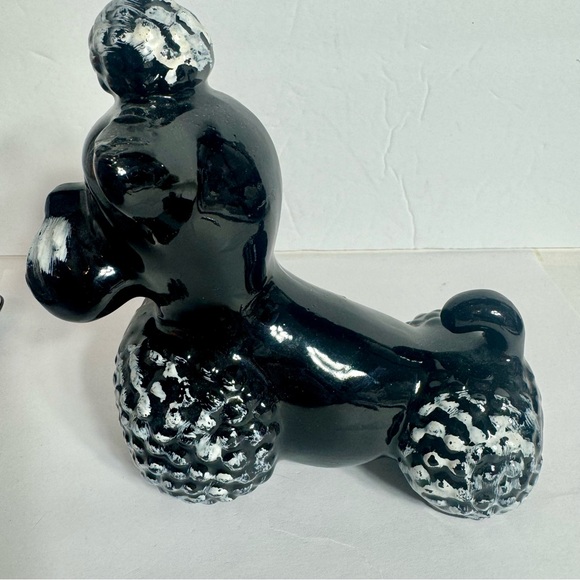 Vintage Redware Black Glaze Standing Poodle Figurine. Approx. 5.5”h x 5”l. - Picture 9 of 12